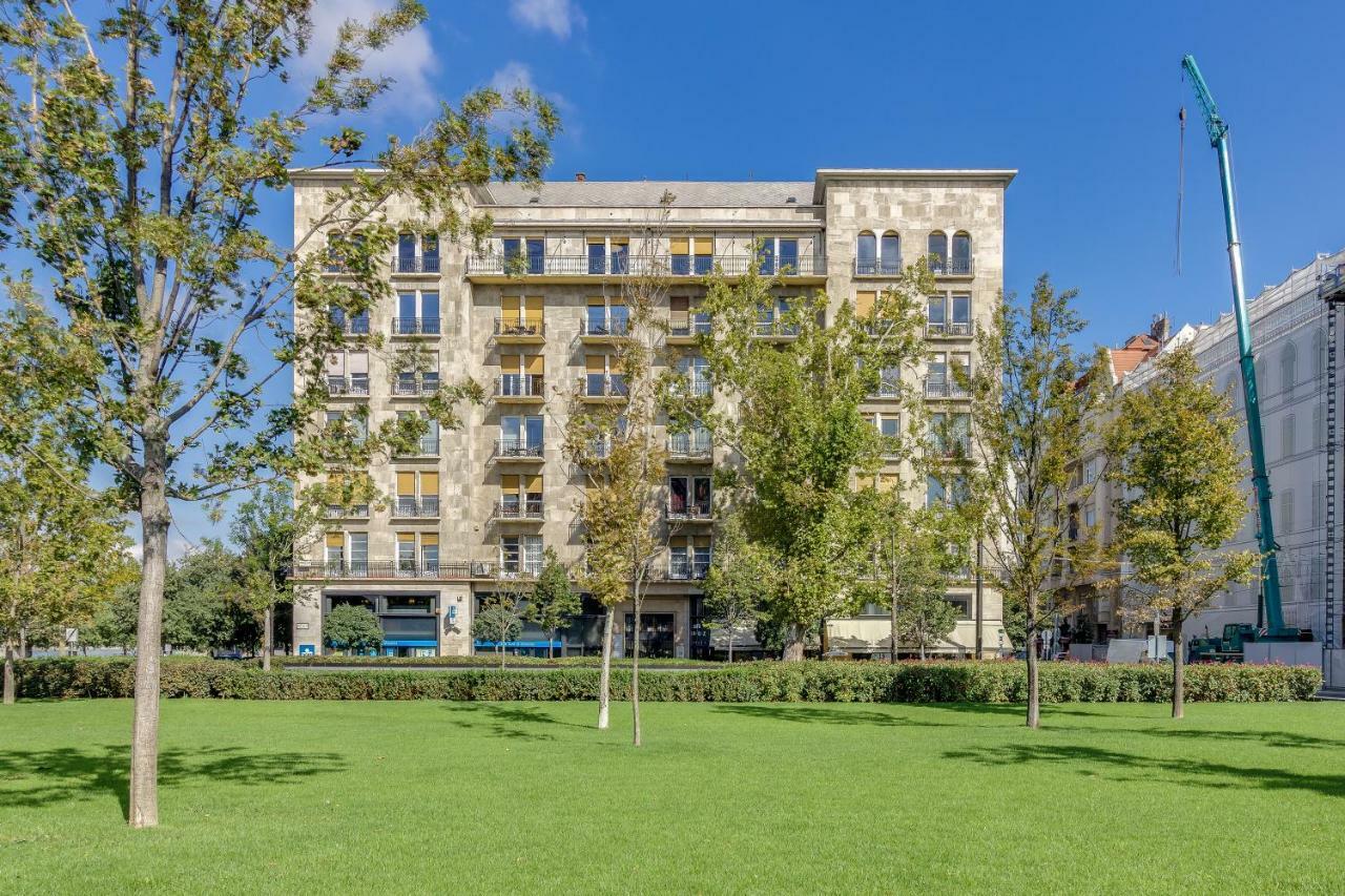 Apartment Riverbank At Parliament Budapest